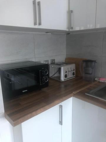 Central London Flat: Quick Access, Refurbished 3-Bed Near Station Exterior photo